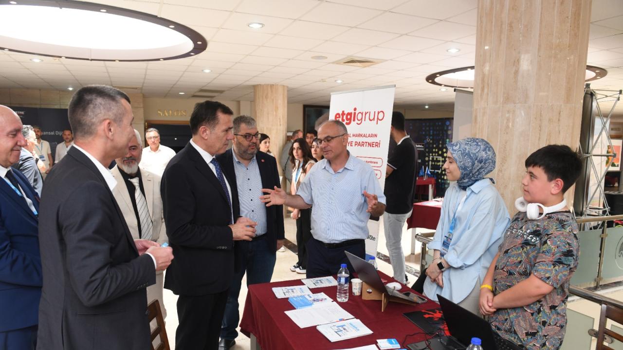 Başkan Özyiğit, “Akıllı Şehir Stratejik Planı’mızı hazırlıyoruz” 