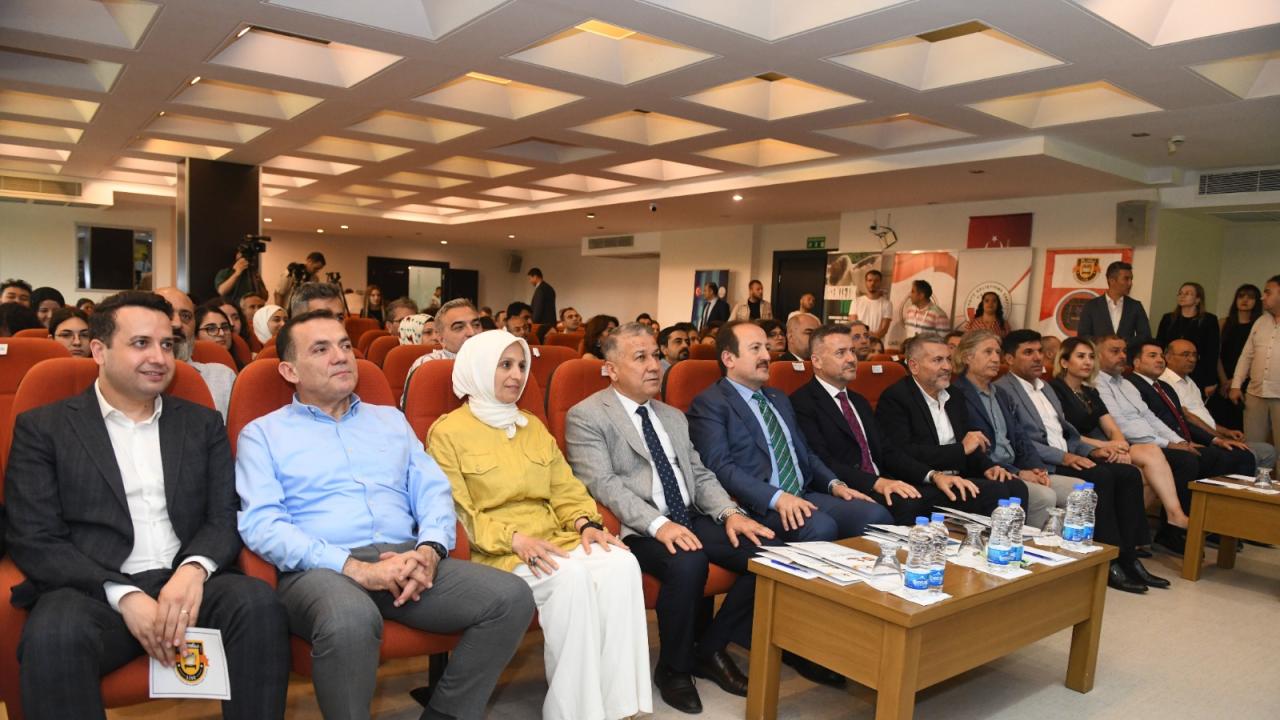 Başkan Özyiğit, Fikir Otobüsü Yarışması’nın jüri üyeliğini yaptı