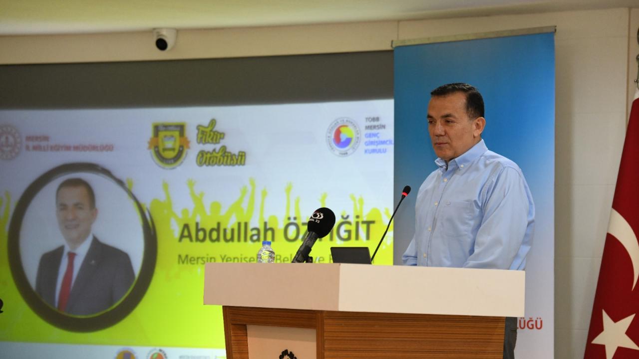 Başkan Özyiğit, Fikir Otobüsü Yarışması’nın jüri üyeliğini yaptı