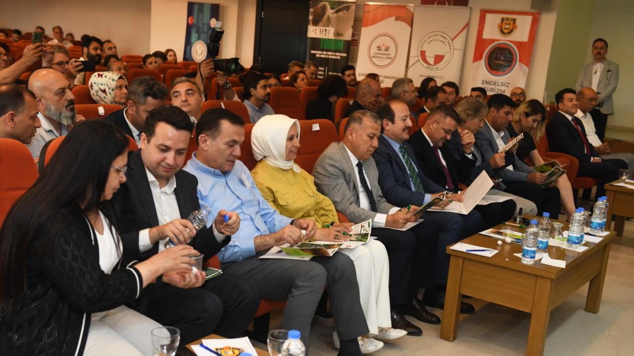 Başkan Özyiğit, Fikir Otobüsü Yarışması’nın jüri üyeliğini yaptı