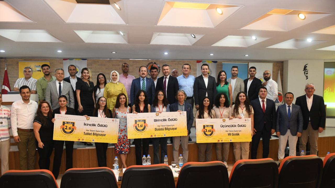 Başkan Özyiğit, Fikir Otobüsü Yarışması’nın jüri üyeliğini yaptı