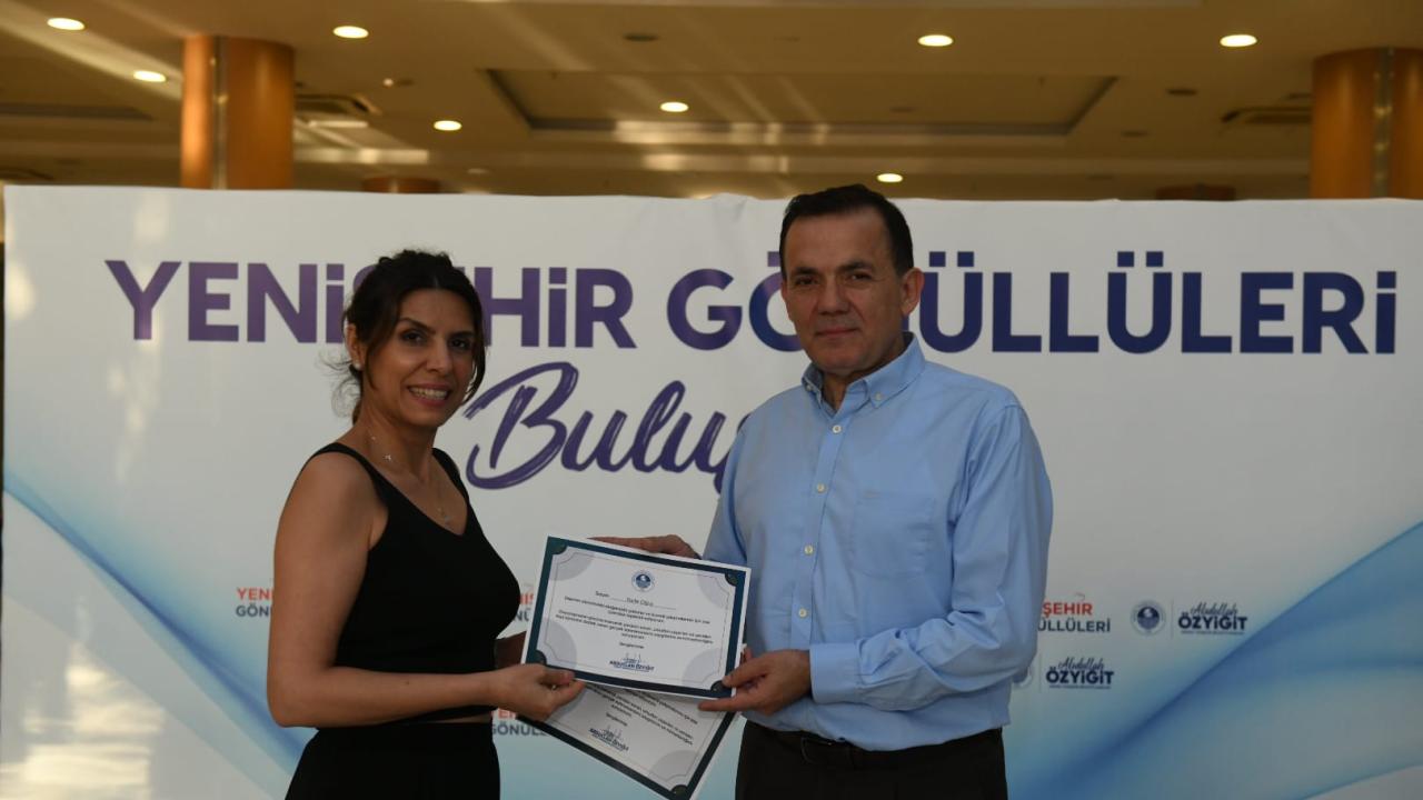 Başkan Abdullah Özyiğit, Yenişehir Gönüllüleri ile buluştu 