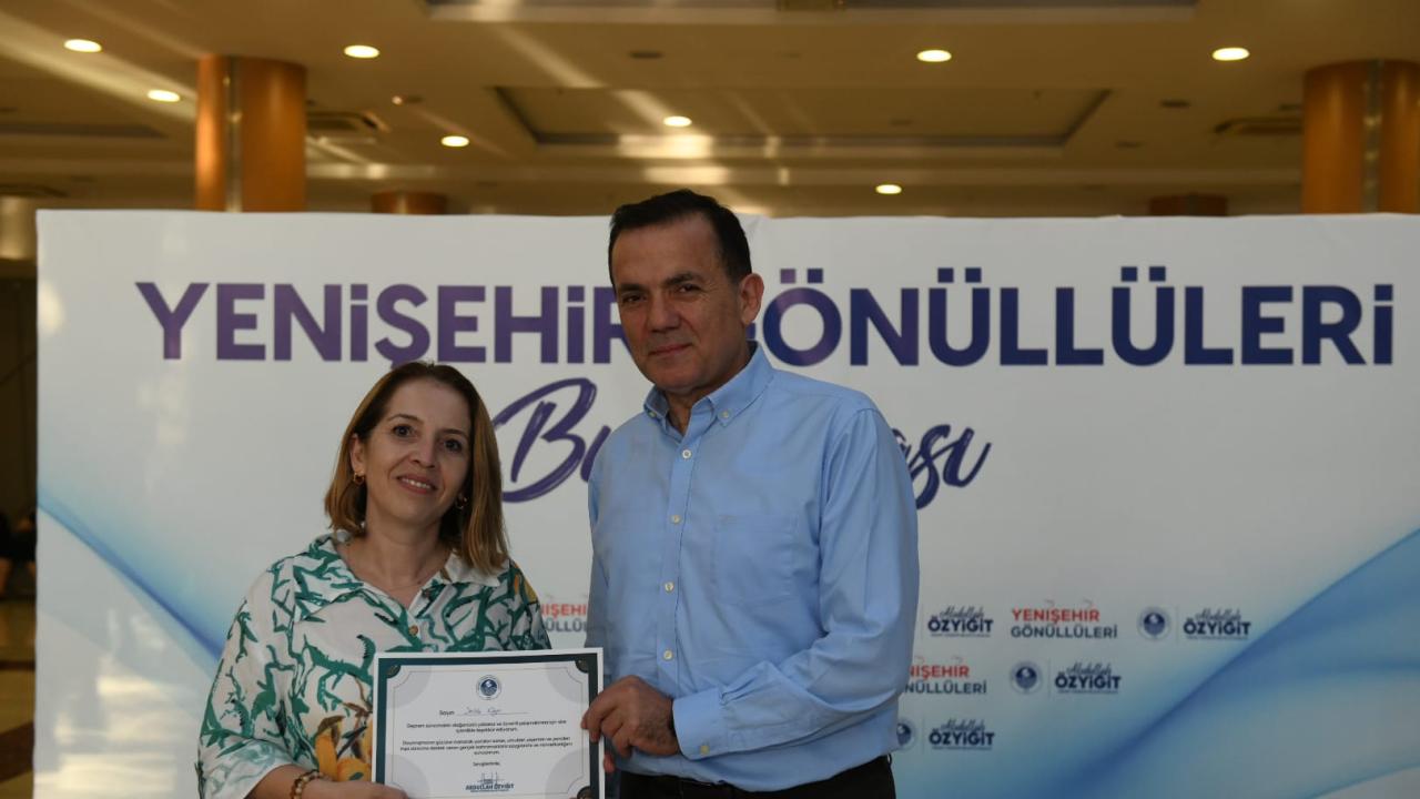 Başkan Abdullah Özyiğit, Yenişehir Gönüllüleri ile buluştu 