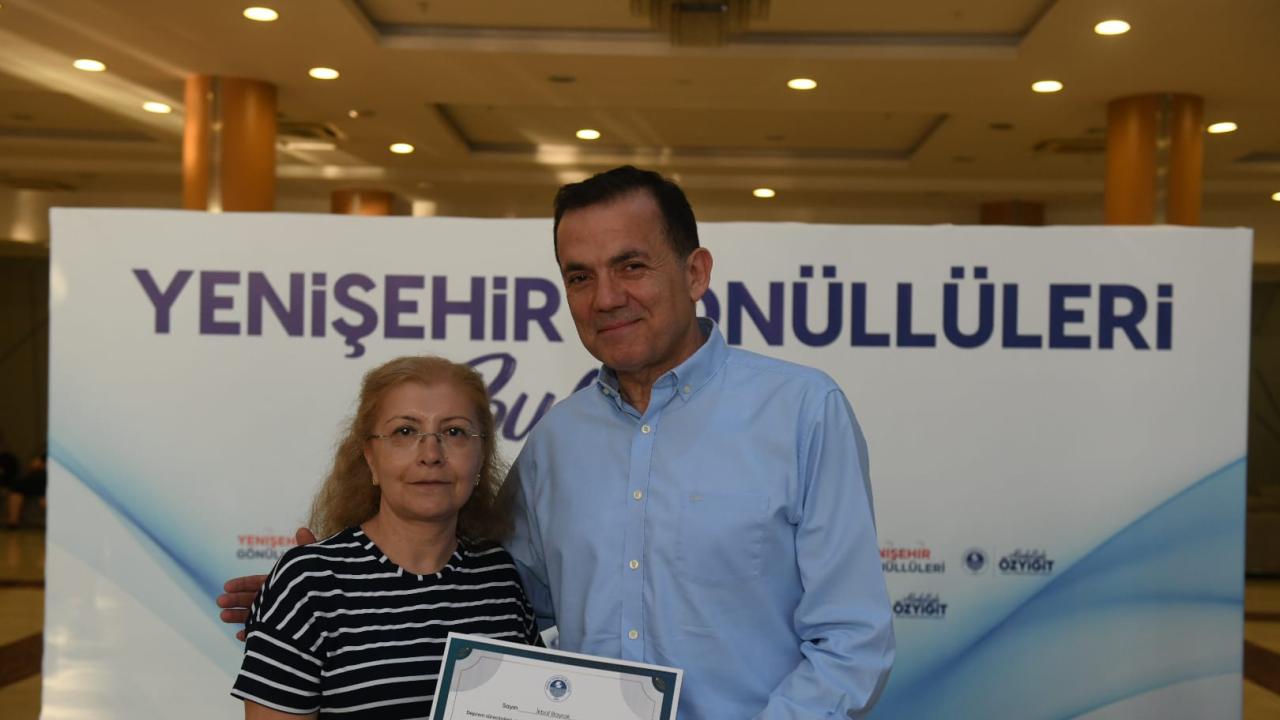 Başkan Abdullah Özyiğit, Yenişehir Gönüllüleri ile buluştu 