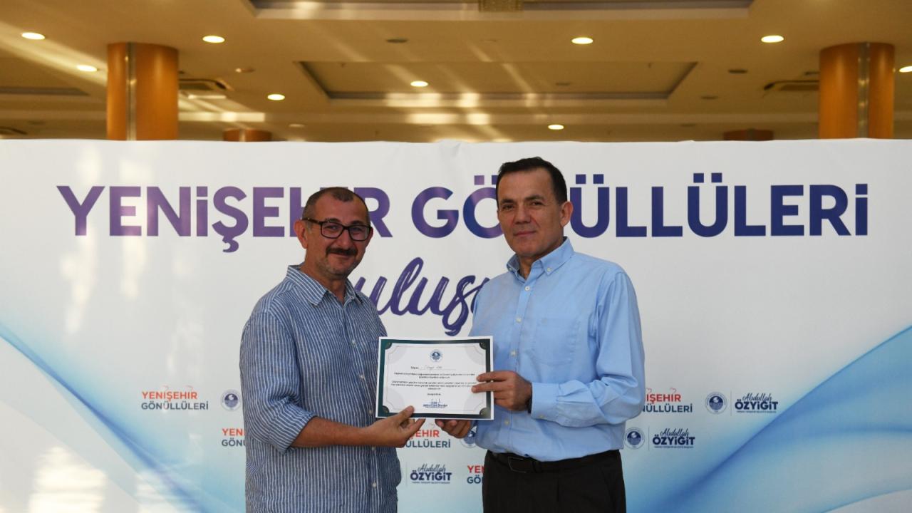 Başkan Abdullah Özyiğit, Yenişehir Gönüllüleri ile buluştu 