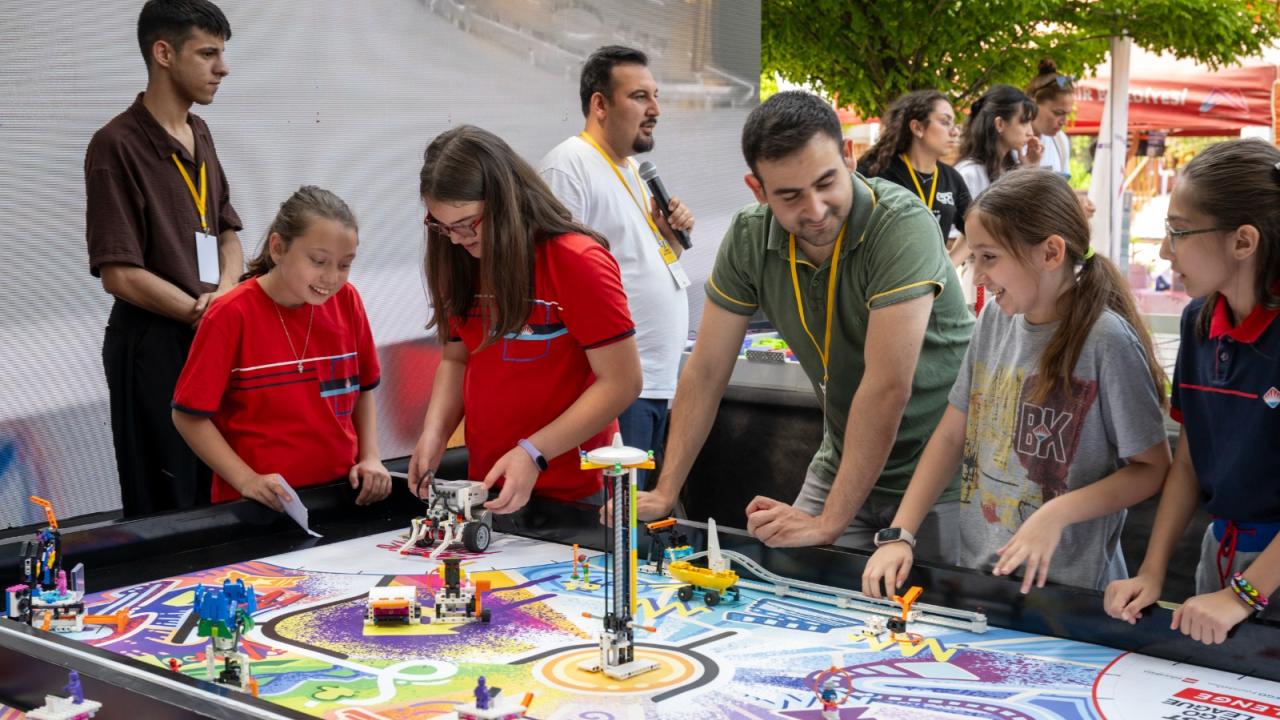Yenişehir Belediyesi “2. Mersin Robot Kampı”nda Masterpiece yarışlarını organize etti