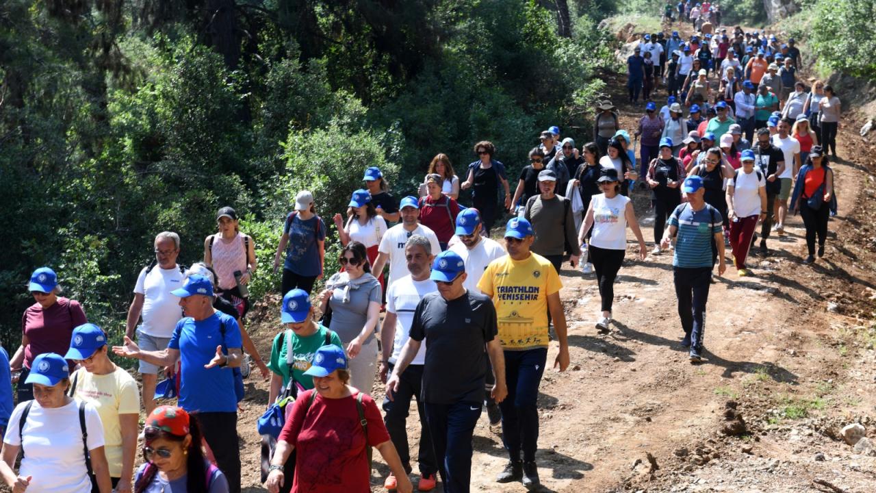 Yenişehir Belediyesinden sağlıklı yaşam için doğa yürüyüşü