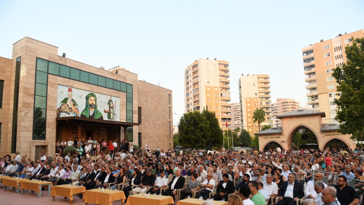 Başkan Özyiğit, Mersin Cemevi’nde Aşure etkinliğine katıldı