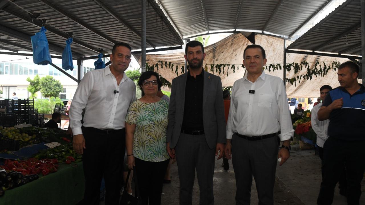 Başkan Abdullah Özyiğit, Aydınlıkevler’de semt pazarını gezdi