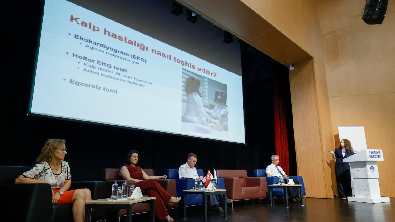 Yenişehir Belediyesinin çocuk sağlığı panelleri devam ediyor