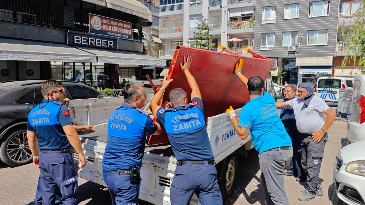 Yenişehir Belediyesi kaldırım ve yol işgallerine geçit vermiyor