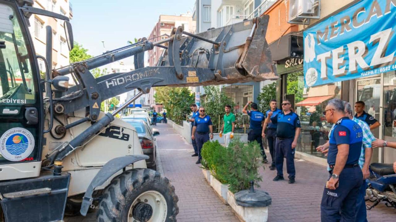Yenişehir Belediyesi kaldırım ve yol işgali denetimlerini sürdürüyor