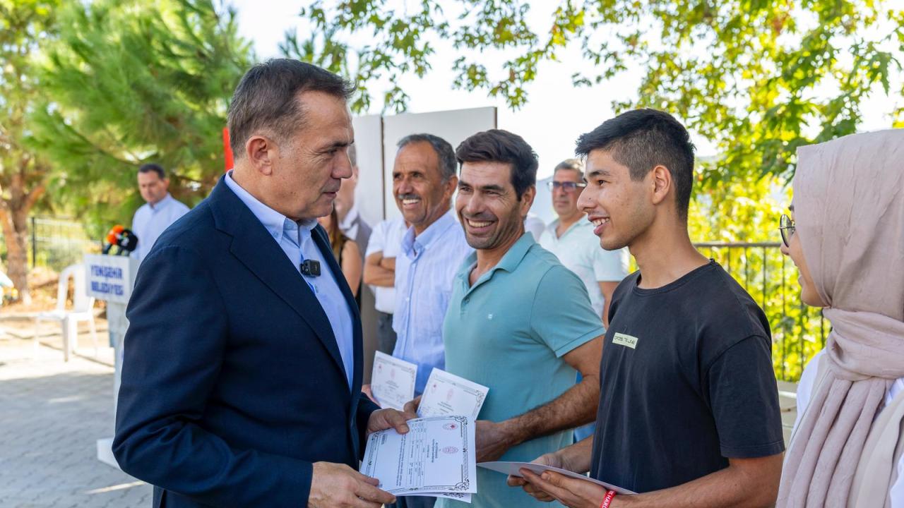 Yenişehir Belediyesinin hibe ettiği safran soğanları toprakla buluştu