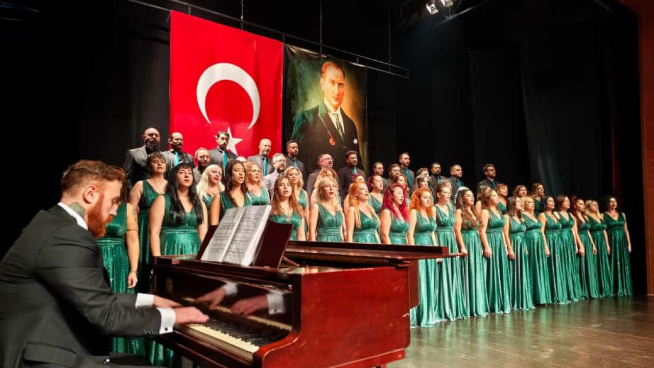 Yenişehir Belediyesinden coşkulu Cumhuriyet Konseri