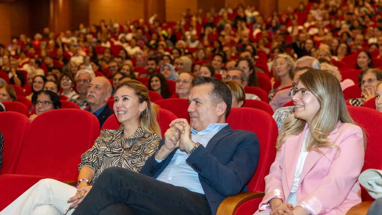 5. Yenişehir Komedi Oyunları Festivali binlerce sanatseveri ağırladı