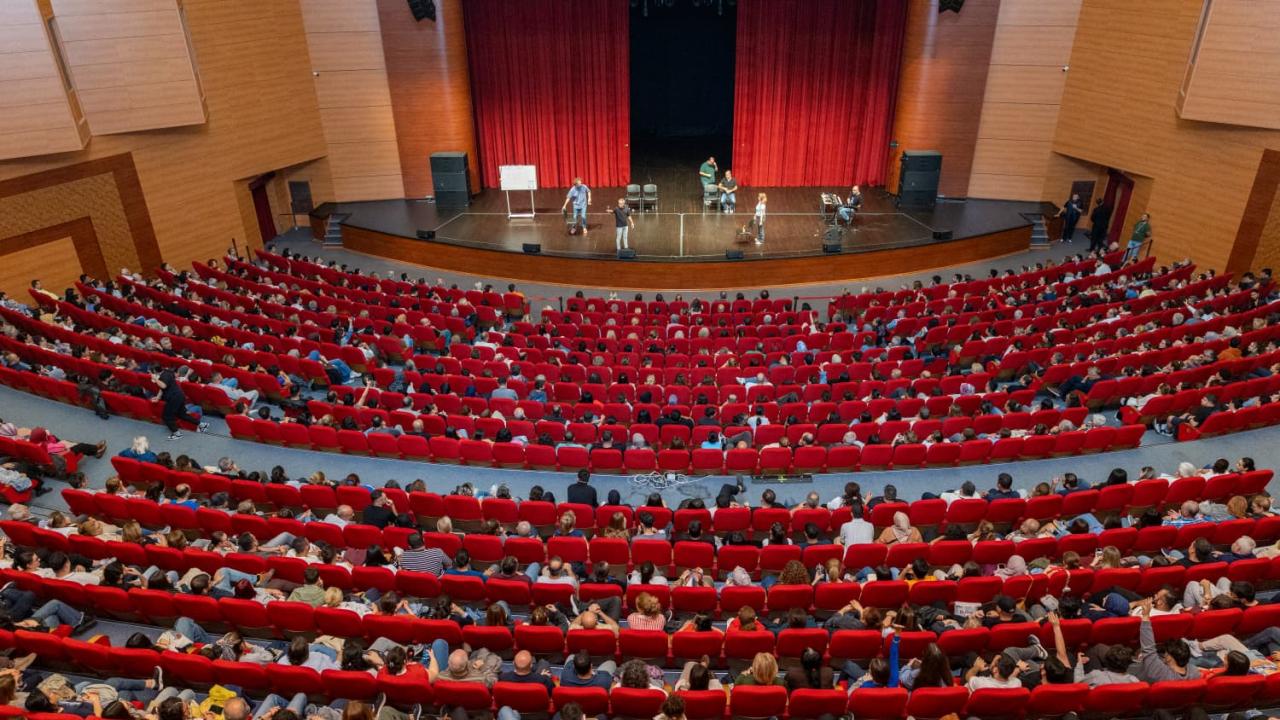 5. Yenişehir Komedi Oyunları Festivali binlerce sanatseveri ağırladı