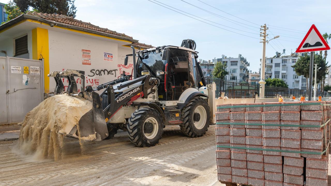 Yenişehir’de yol ve kaldırımlar yenileniyor