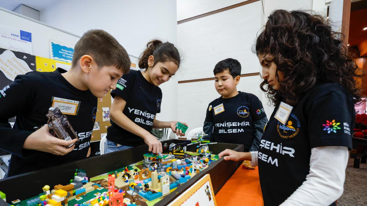 Minik Bilim Kahramanları Yenişehir’de Buluştu