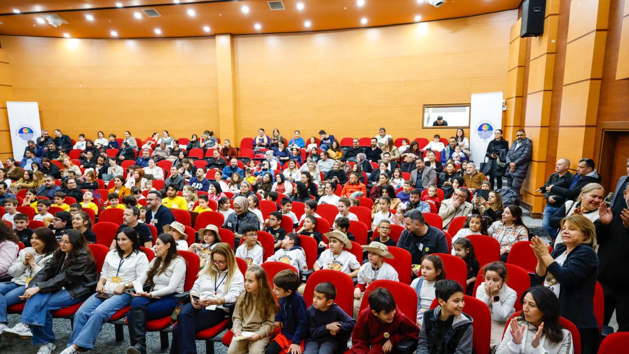 Minik Bilim Kahramanları Yenişehir’de Buluştu