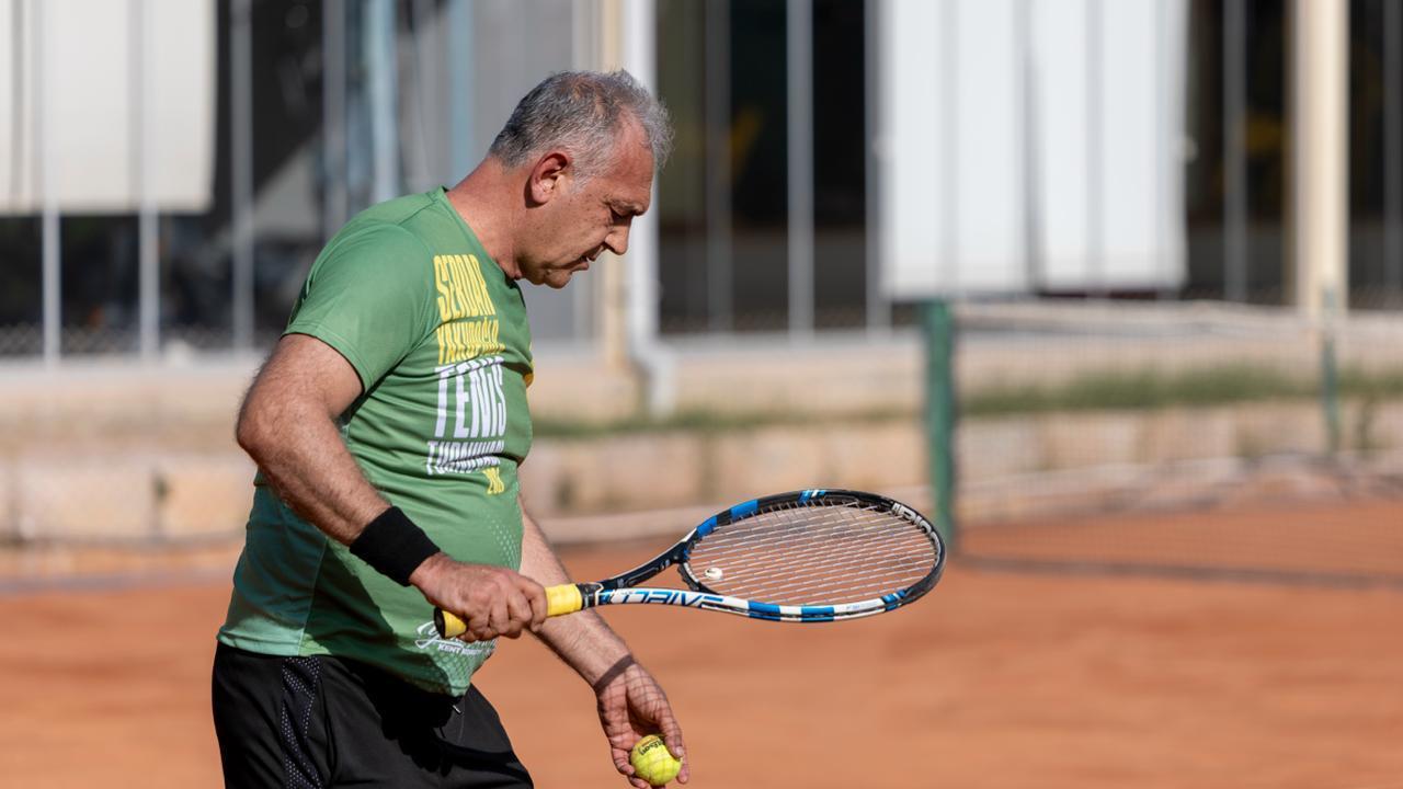 Yenişehir’de kuşaklar kortta buluştu