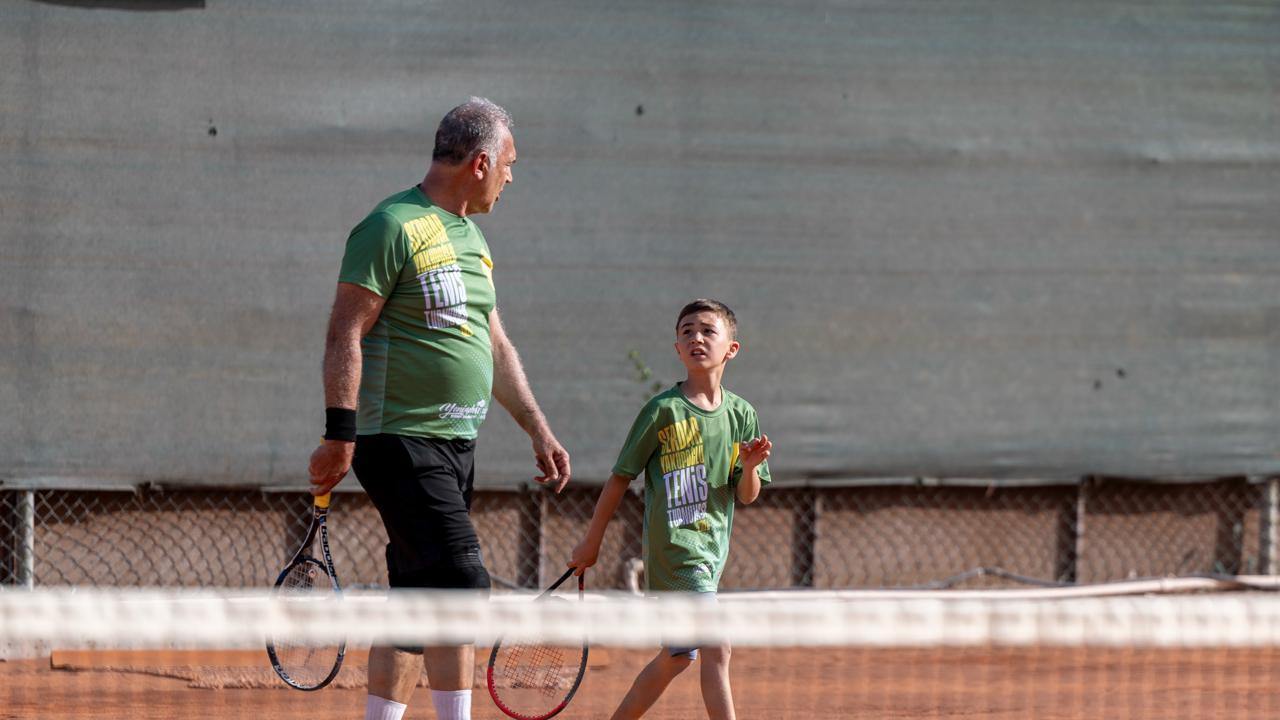 Yenişehir’de kuşaklar kortta buluştu