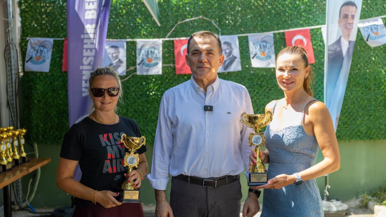 Yenişehir’de tenis şöleni