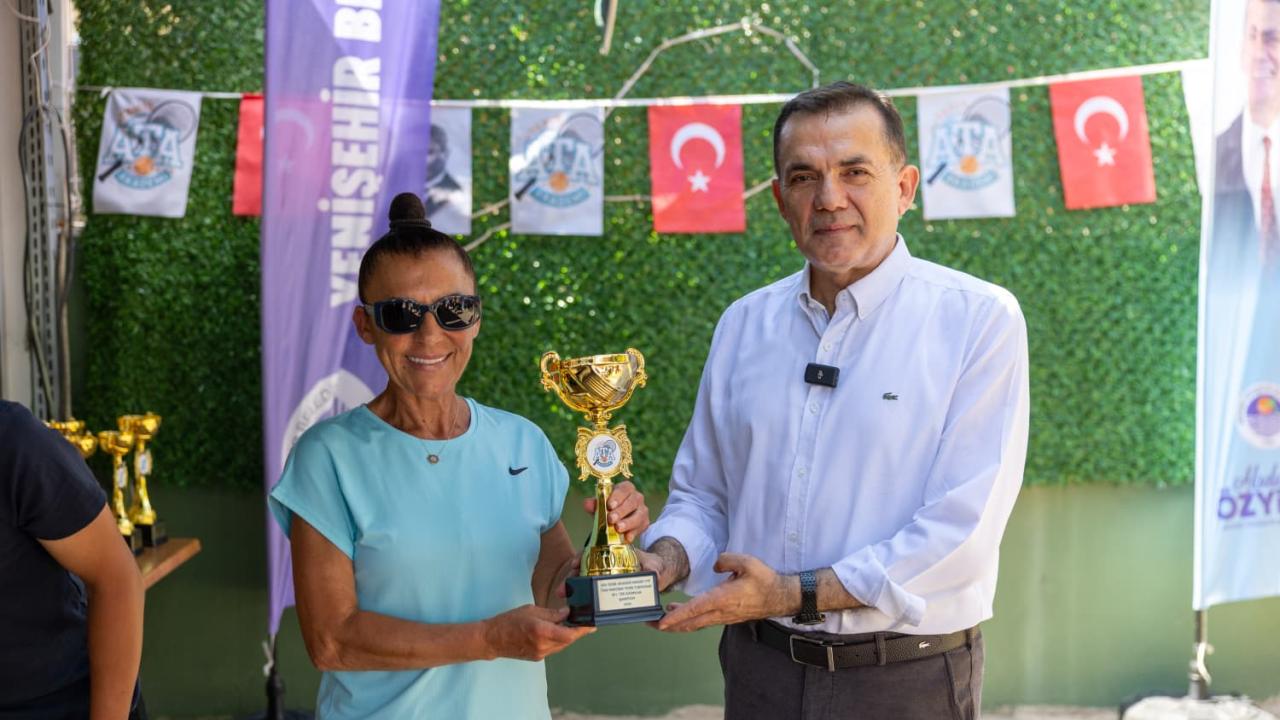 Yenişehir’de tenis şöleni