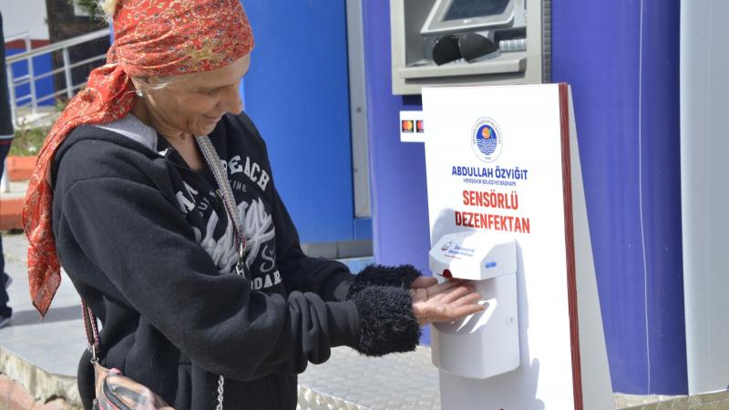 Sensörlü Dezenfektanlar Yenişehir'in Dört Bir Yanında