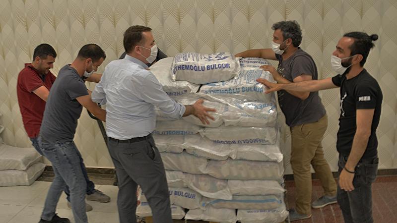 Yenişehir Belediyesi gıda yardımı seferberliğini sürdürüyor
