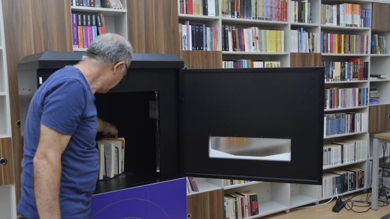 Yenişehir Belediyesinden kitap dezenfeksiyon cihazı