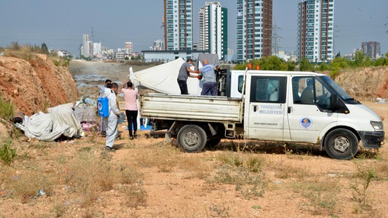 Yenişehir Belediyesi evsiz aileyi yalnız bırakmadı