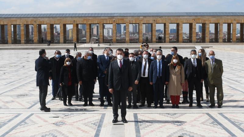 Başkan Özyiğit ve muhtarlardan Anıtkabir'e ziyaret