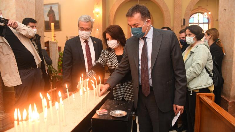 Başkan Özyiğit, Paskalya ayinine katıldı