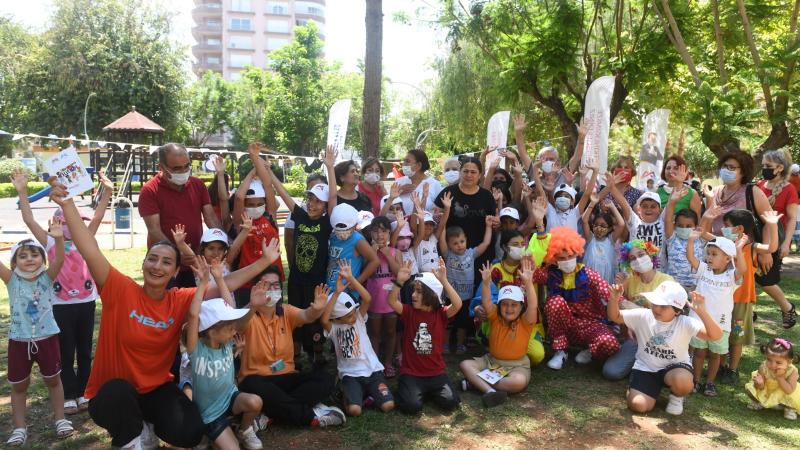 Yenişehir Belediyesi çocukların karne mutluluğuna ortak oldu