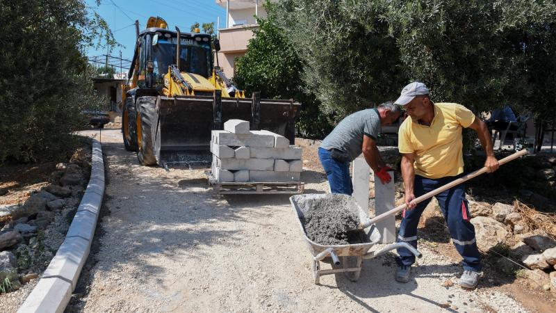 Yenişehir Belediyesi kırsal mahallelerin yol sorununu çözüyor
