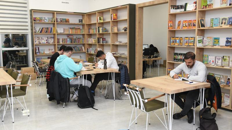 Yenişehir Belediyesinin “Nöbetçi Kütüphane” uygulamasına yoğun ilgi