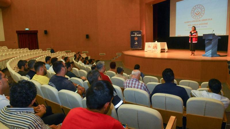 Yenişehir Belediyesinden erkek personele kadına şiddetle mücadele eğitimi