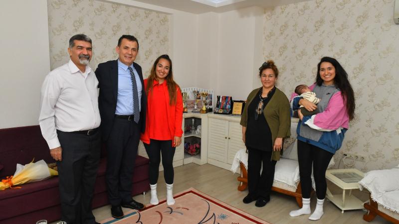 Başkan Özyiğit’ten Miray Ulaş’a tebrik ziyareti 