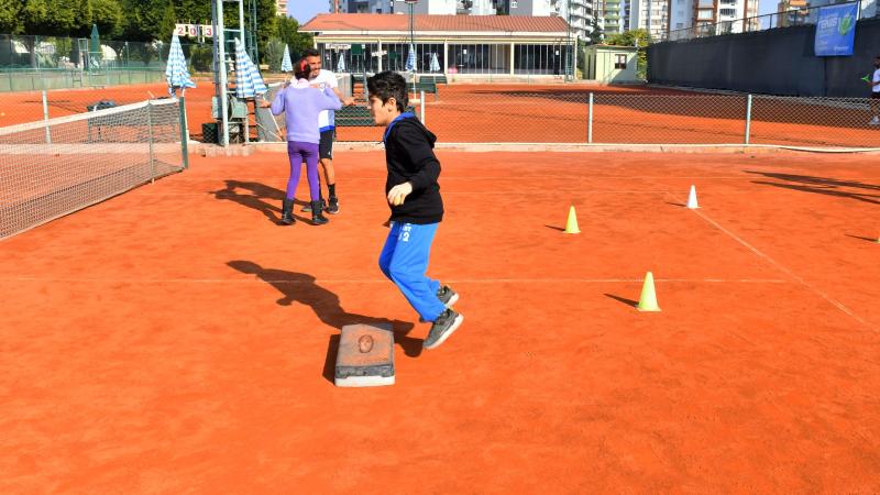 Yenişehir Belediyesi özel çocukları yalnız bırakmıyor 