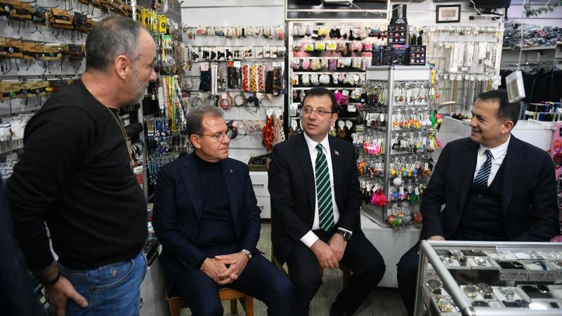 Ekrem İmamoğlu, Yenişehir’de Alanya Sokağı esnafını ziyaret etti