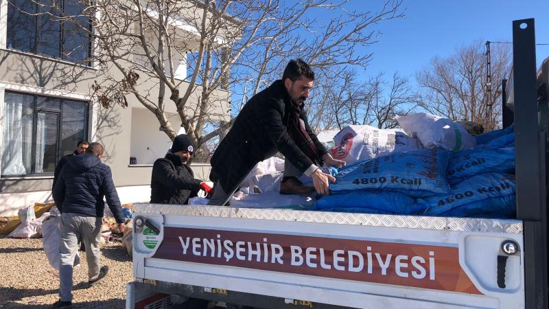 Yenişehir Belediyesi Malatya’daki köylere yardım malzemesi ulaştırıyor