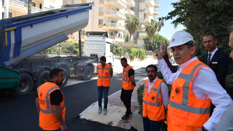 Yenişehir Belediyesi yol yapım ve onarım çalışmalarını sürdürüyor