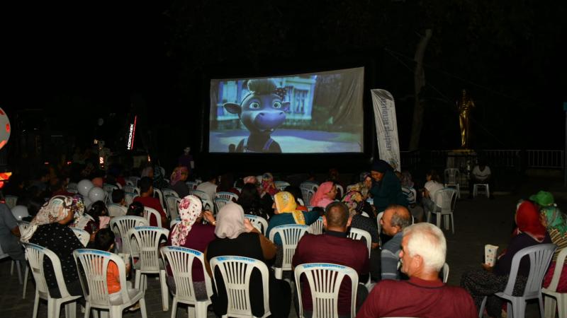 Mersin Yenişehir Belediyesinin açık hava sinema günleri başladı