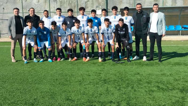 Selçuk Şahin, Yenişehir Belediyesi U16 Futbol Takımı’nın maçını izledi