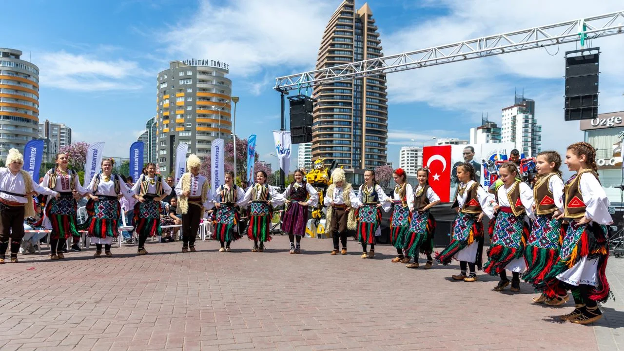 Yenişehir Belediyesi 7 ülkeden çocukları Mersin’de buluşturdu
