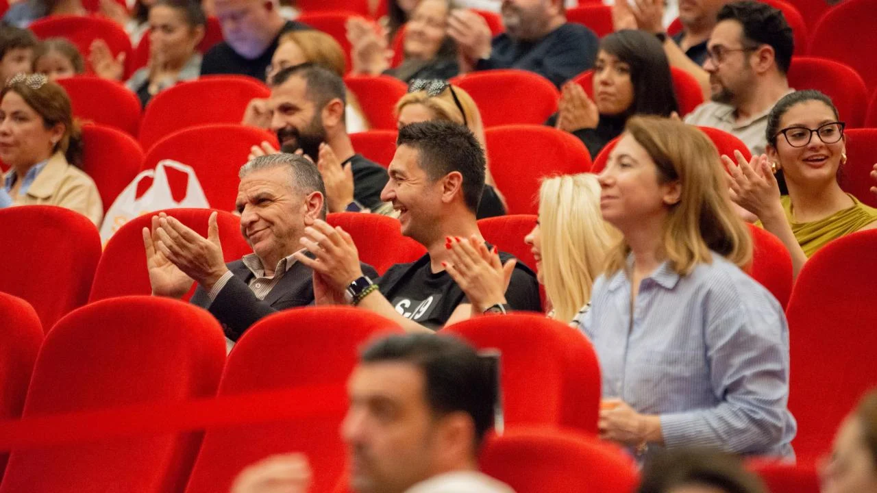 21. Nevit Kodallı Çoksesli Korolar Festivali’nde 7 şehirden 1800 korist sahne aldı