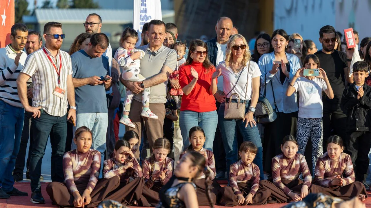 Yenişehir Belediyesi 7 ülkeden çocukları Mersin’de buluşturdu