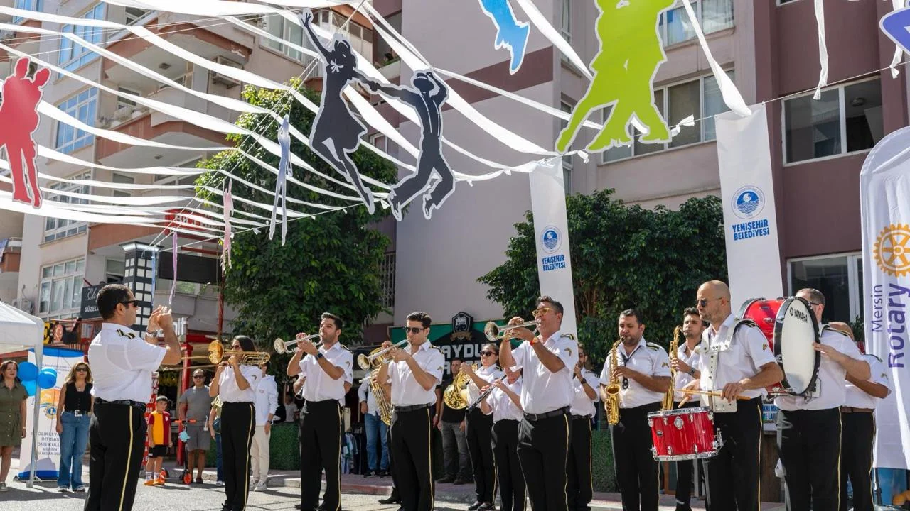 Yenişehir sokak sanatçıları festivaliyle renklendi