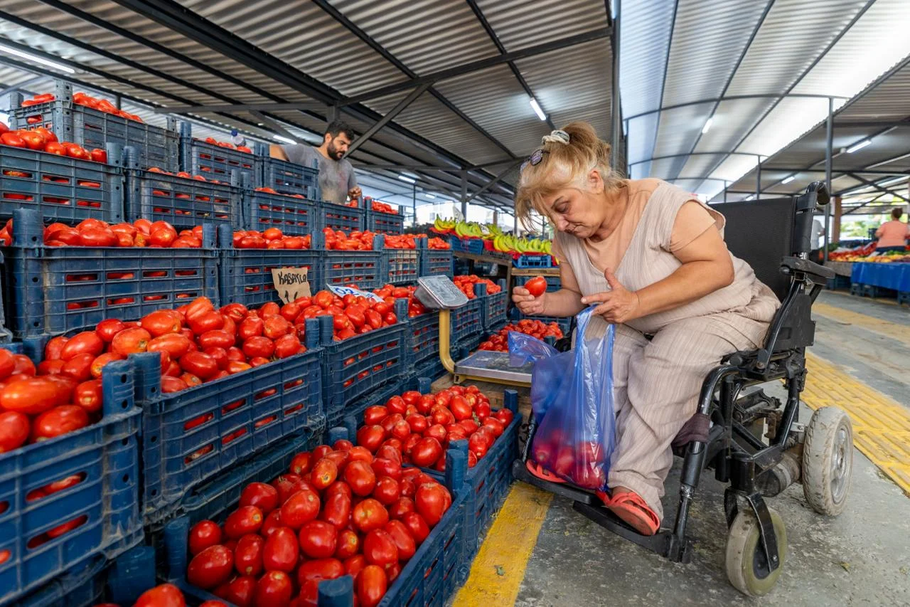 Türkiye’nin ilk engelsiz pazarı Yenişehir’de açıldı