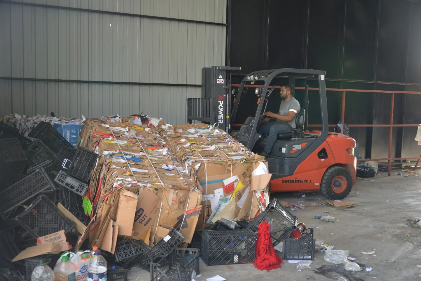 Yenişehir’de 11 bin ağaç sıfır atıkla kurtuldu